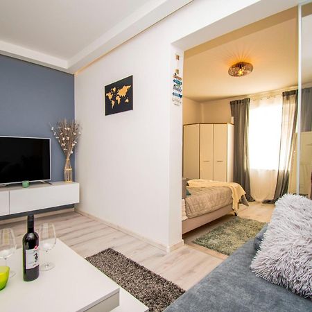 Oasis Apartment Pola Esterno foto