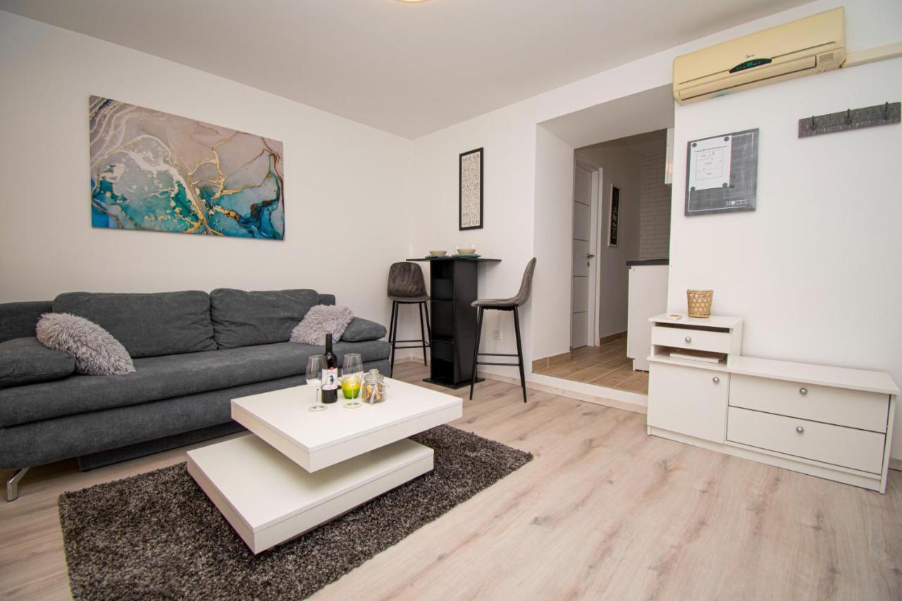 Oasis Apartment Pola Esterno foto