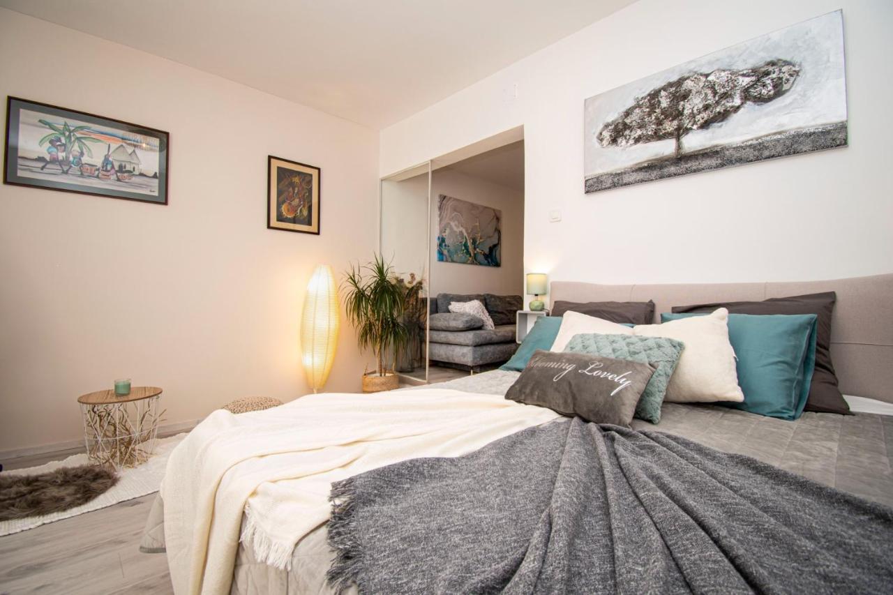 Oasis Apartment Pola Esterno foto